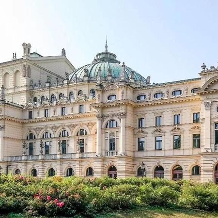 Amen Aparthotel Residence Krakow Bagian luar foto